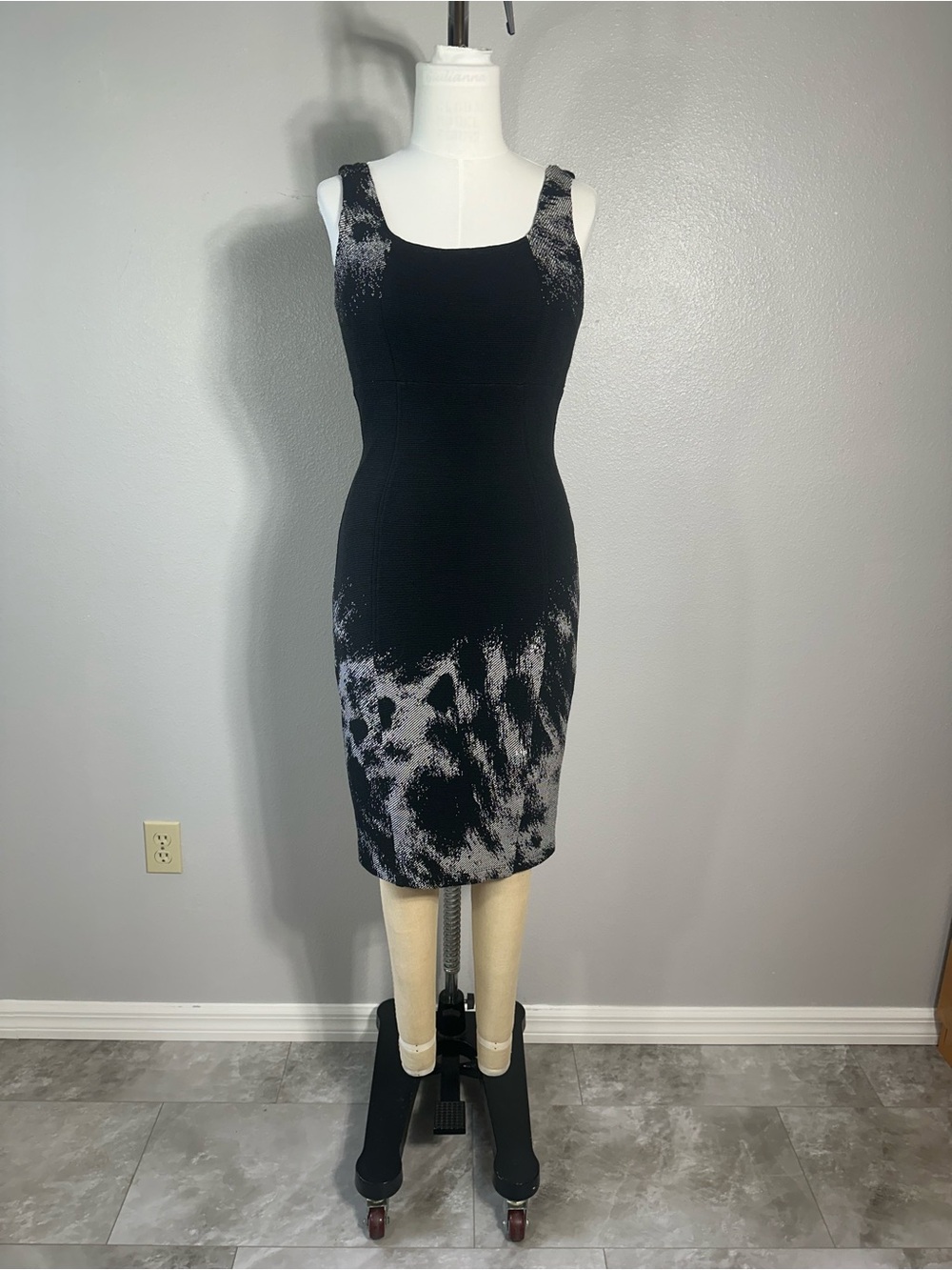 Yoana Baraschi Dress Size 8 Black Cocktail Midi Bodycon Elegant Unique Stretch